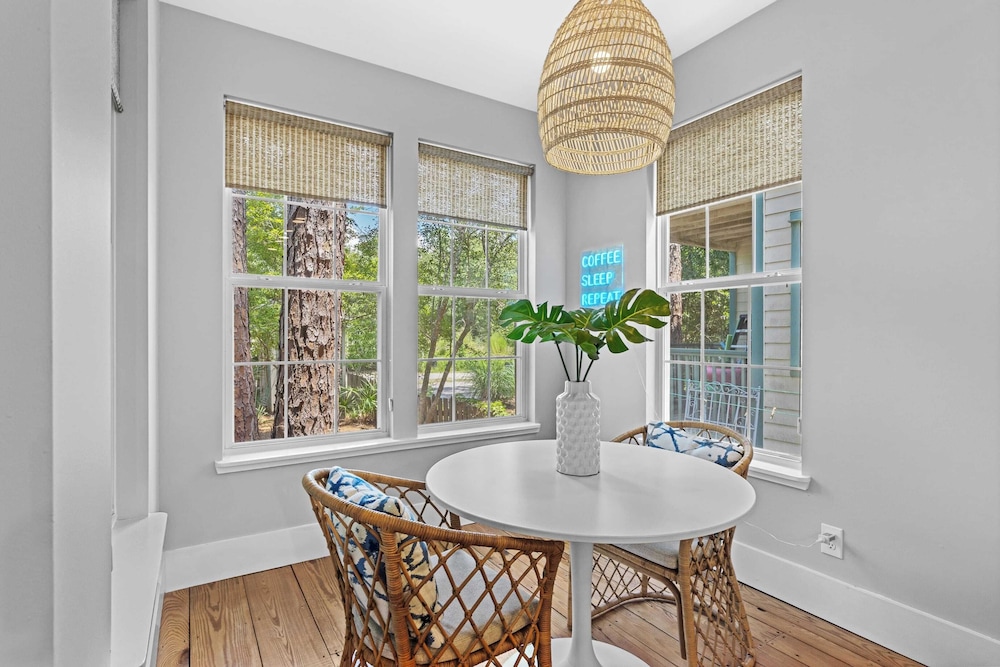 Bayou Bungalow by Avantstay Walk to Boat Ramp & Bay Private Yard