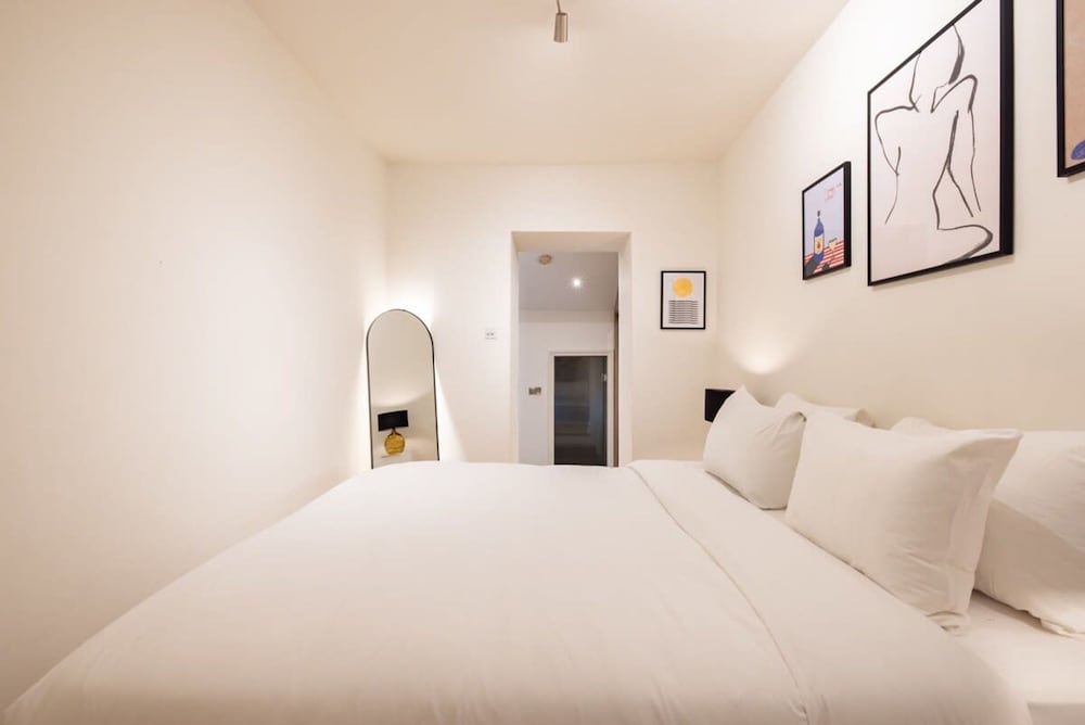 Welcoming Flat With Sauna - Paddington view 2