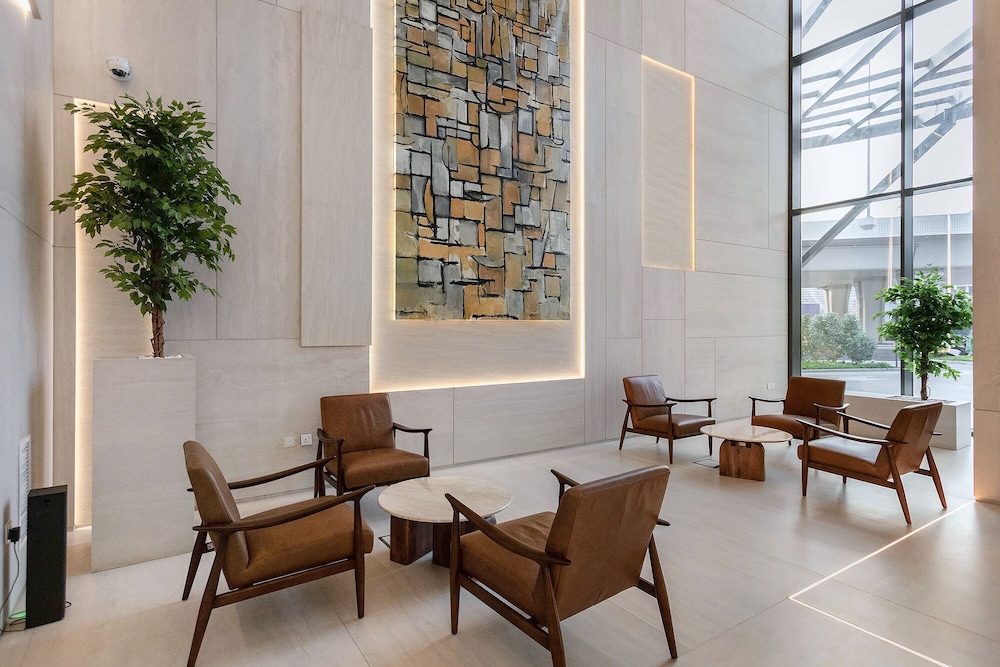 Modern Studio at Paragon