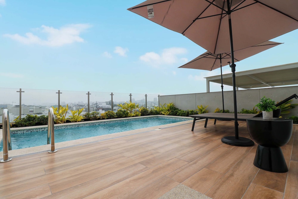 w Spectacular 2BR With Balcony in Miraflores