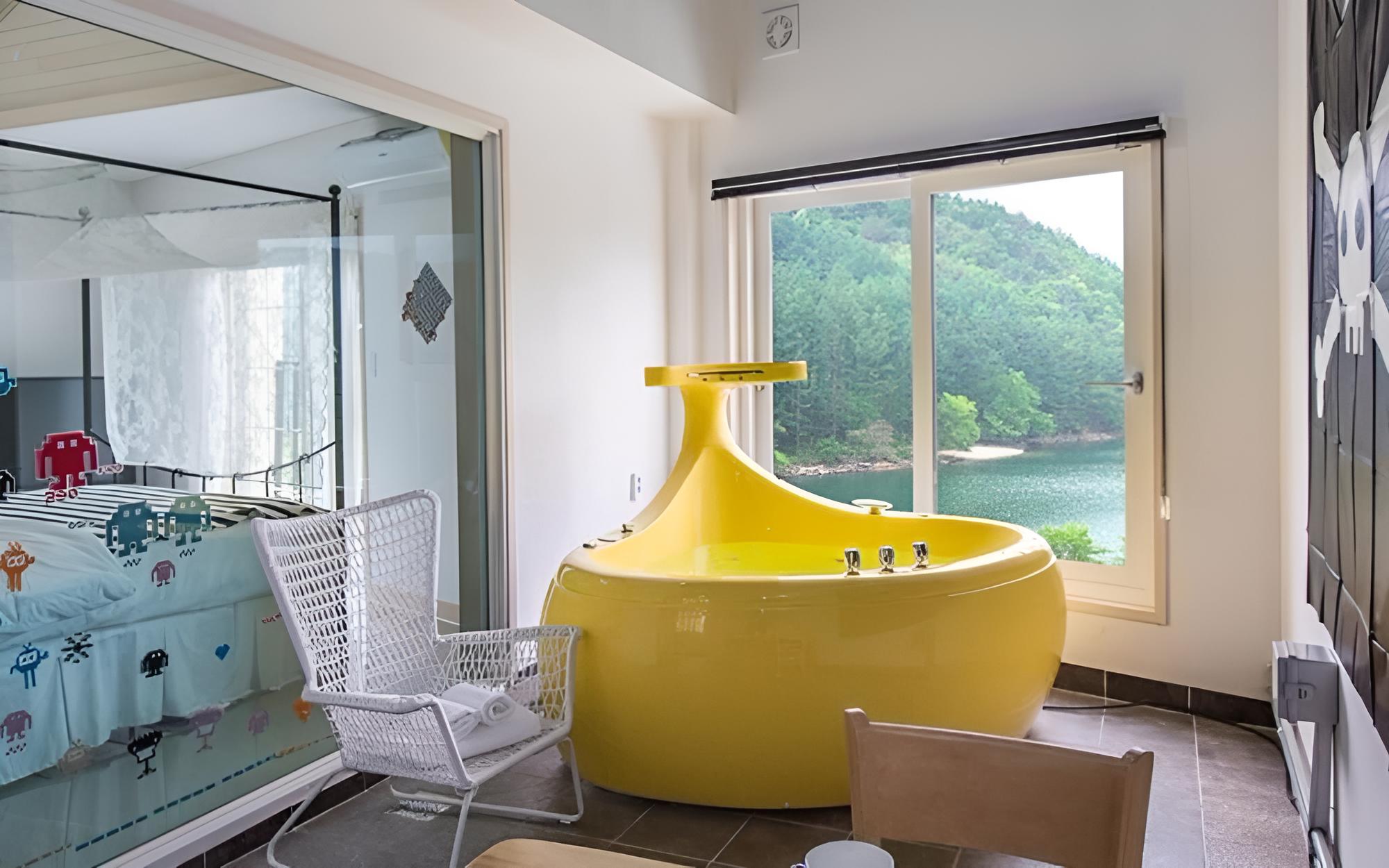 Pocheon La Vie En Rose Pension view 4