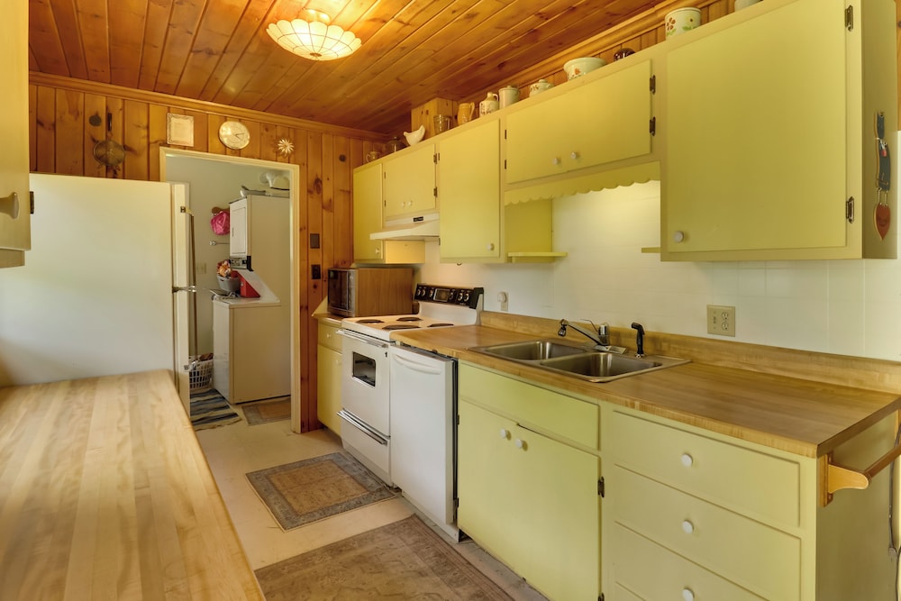 Unplug & Unwind Lakeside: Cabin in Vergas