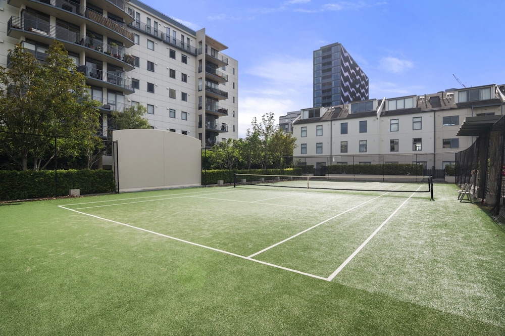 Central 2-bed Pad With Tennis Court,