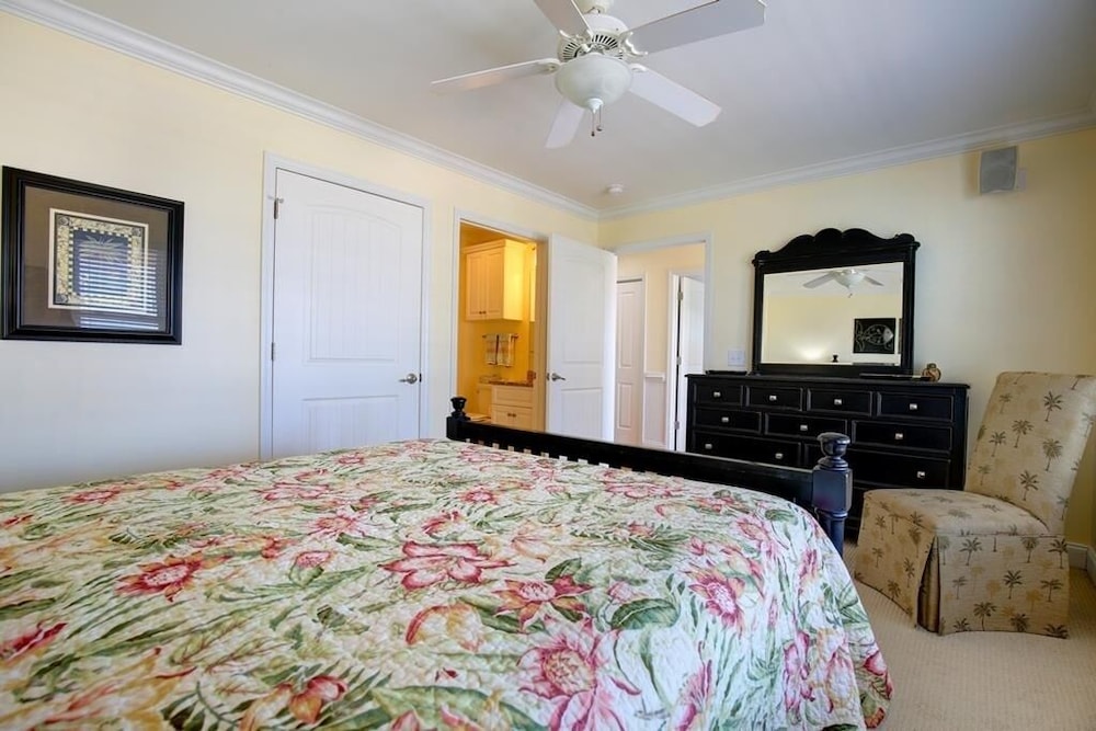 Halfway To Heaven 5 Bedroom Home by RedAwning