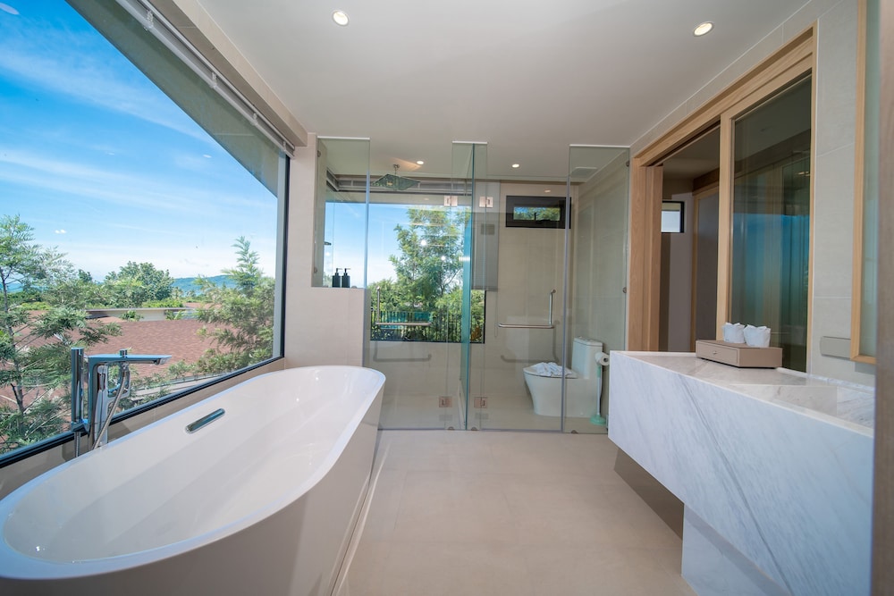 The Salin Seaview Villas