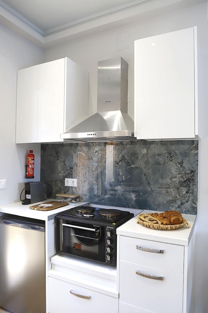 Vostalo apartments by Kassiopi's Sea