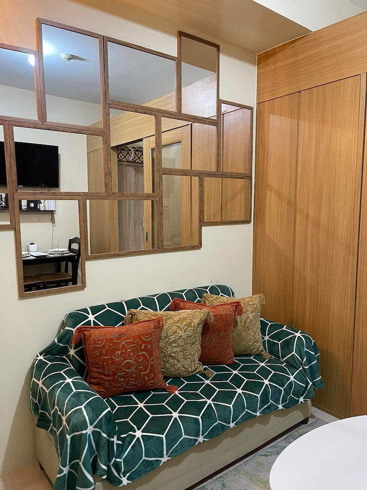 Shell Residences MOA by darpm