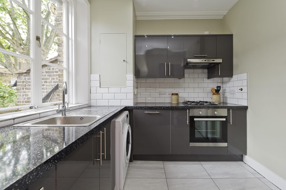 Fabulous 3 Bed Flat Chelsea