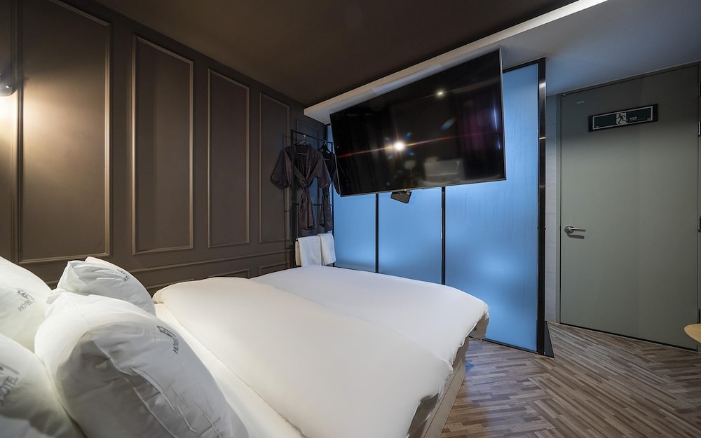 Daejeon Sintanjin Hotel Wol view 5