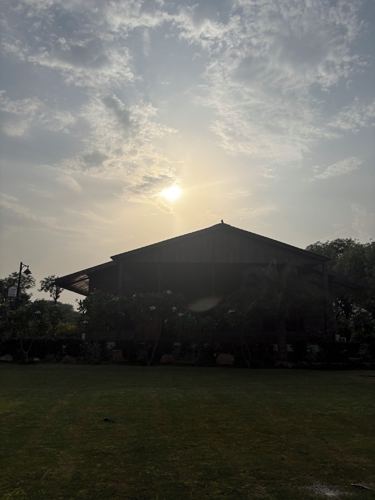 The Greenwood Farm And Lawn -Bijwasan