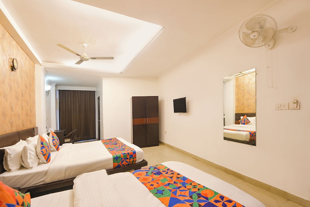 Fabhotel Golden Palm