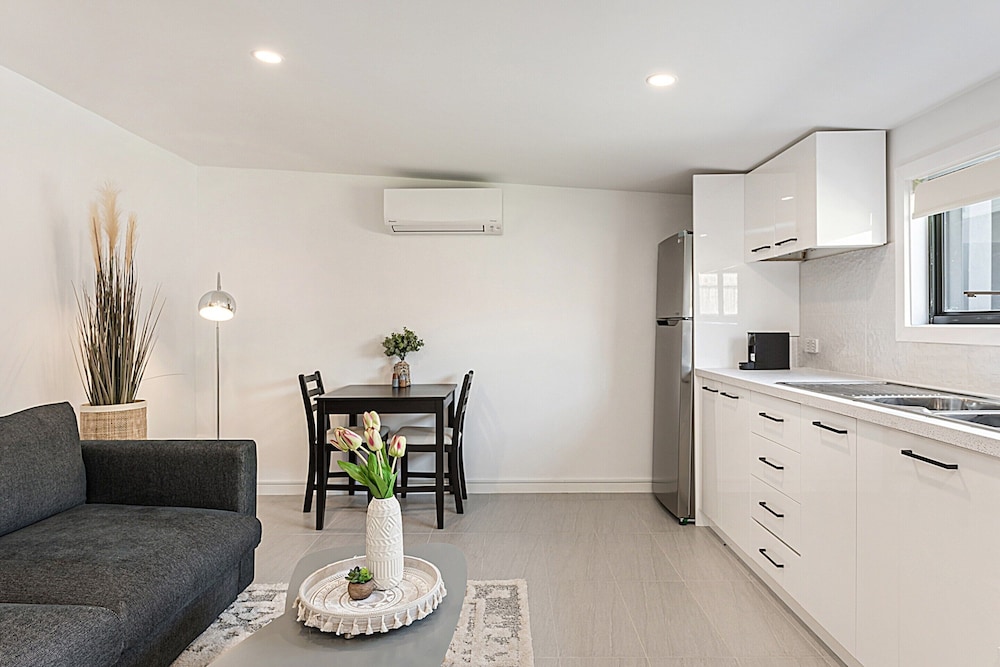Comfy Studio Near Racecourse
