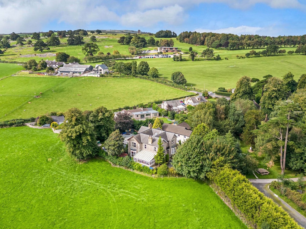 Eden Lodge