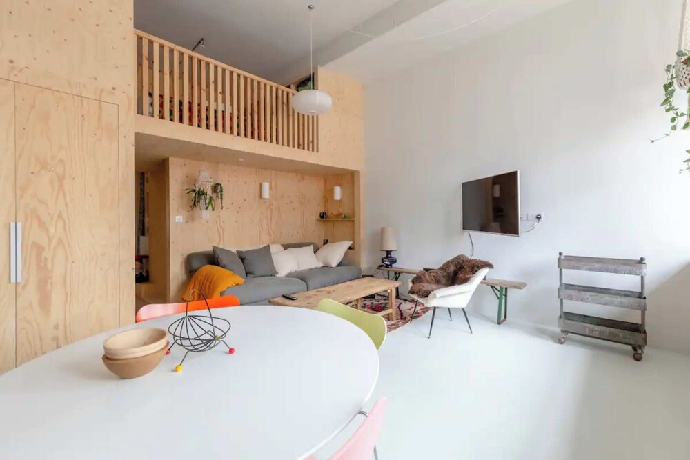 Unique & Bright 1BD Flat - Battersea