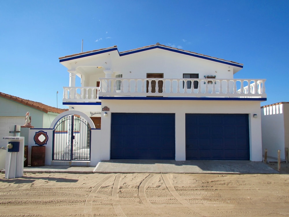 Playa Encanto Scenic Gem Ocean Front Home