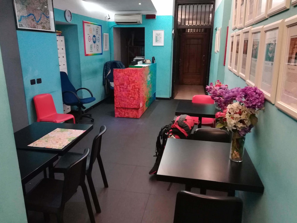 M&J Place Hostel Rome