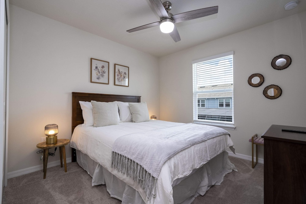 Stunning 5Bd w/ Pool @ Windsor Island Resort 3814