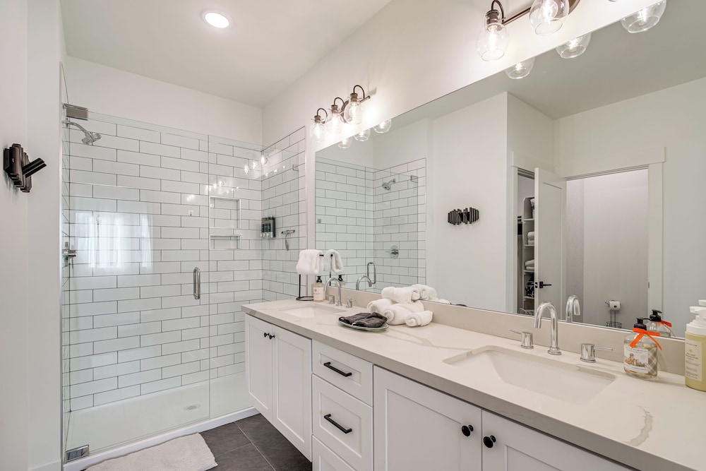 Eagle Point Golf Retreat: Pool Access + Patio!