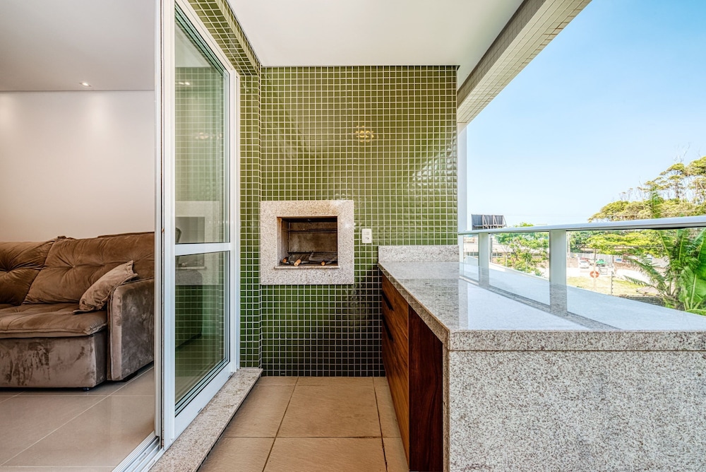 Modern Apt With Balcony 150m From the sea Abc0202