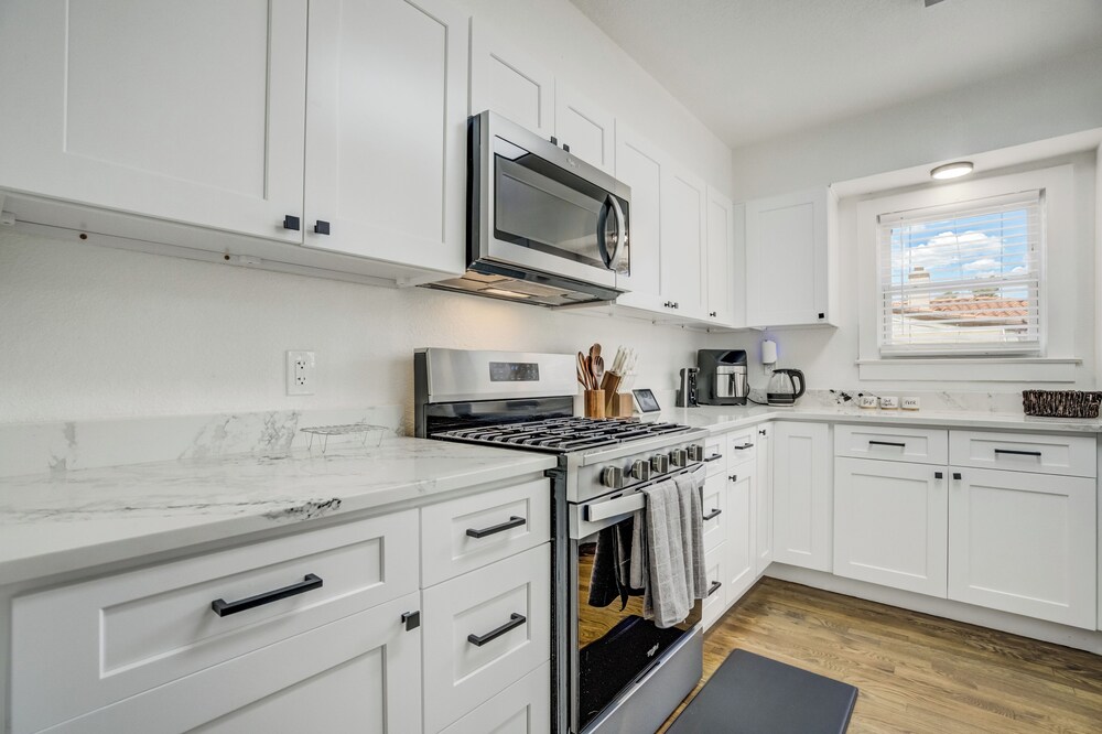 1318 E Pikes Peak