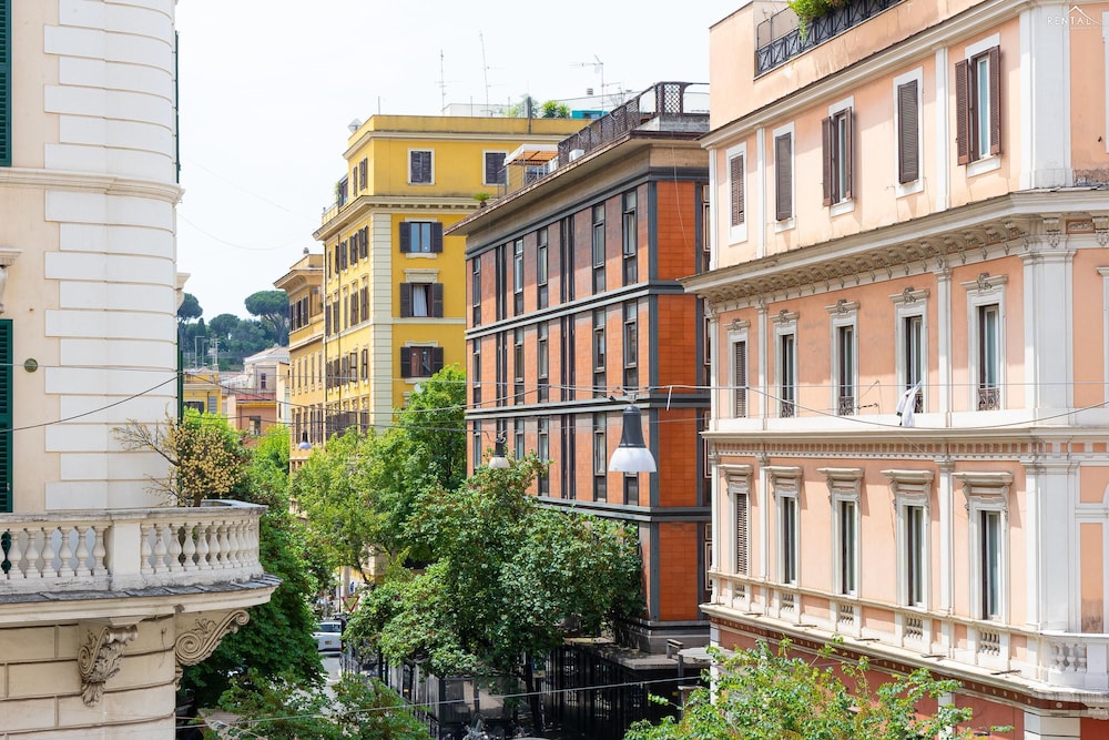 Cola di Rienzo Apartment