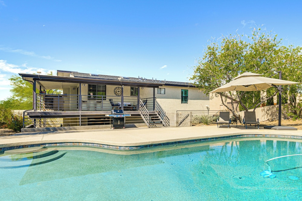 Private Pool & Patio: Fountain Hills Family Home