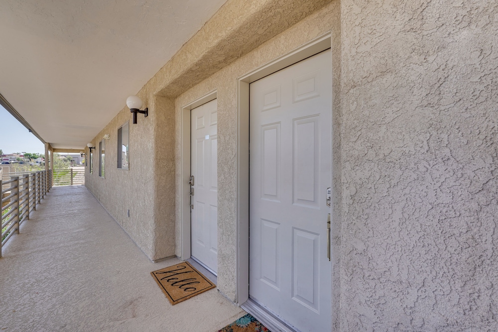 Waterfront Condo w/ Pool Access in Lake Havasu