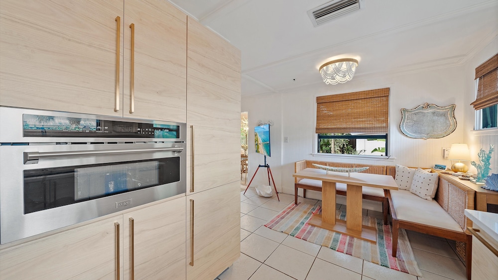Hidden Oasis A 1 Bedroom Bungalow