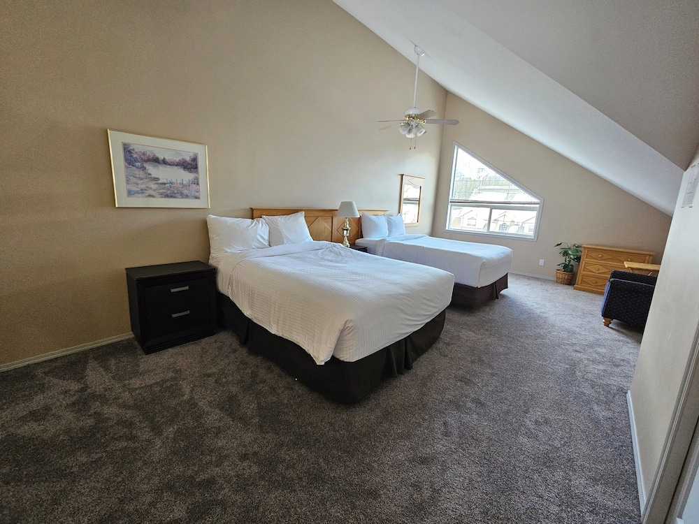 Riverside Way by Fernie Lodging Company