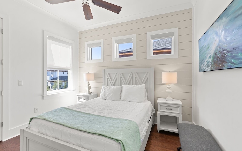 5BR Home w/ Private Heated Pool, Golf Cart, 4 Bikes, Near 30a!