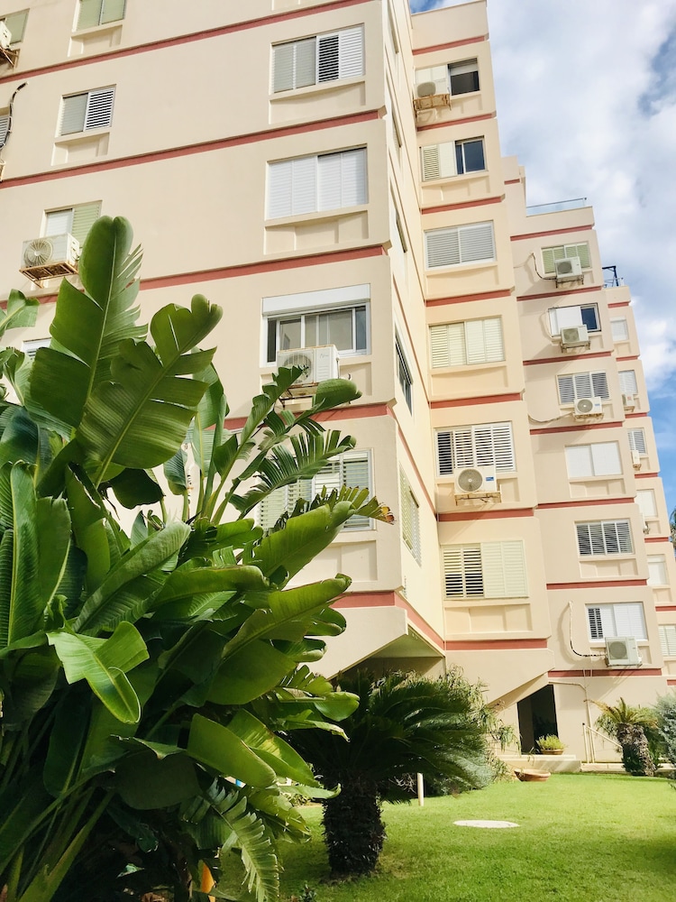 Royal Lea Apartments