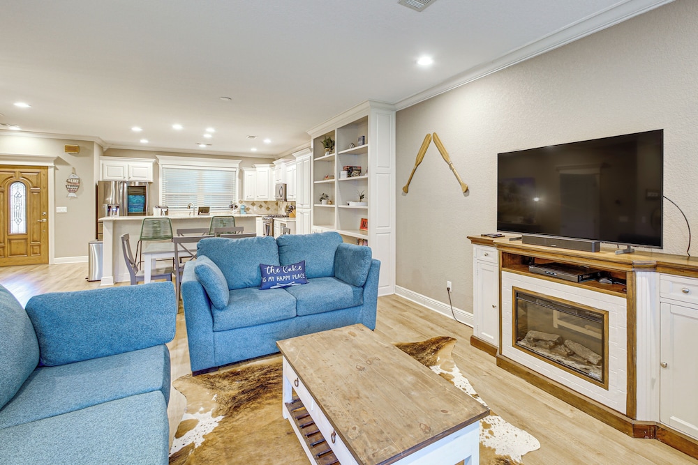Tranquil Views: Riverfront Retreat in Hot Springs!