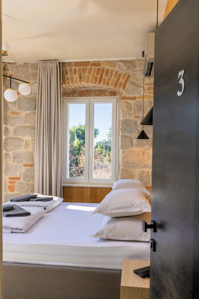 East Coast Deluxe Rooms
