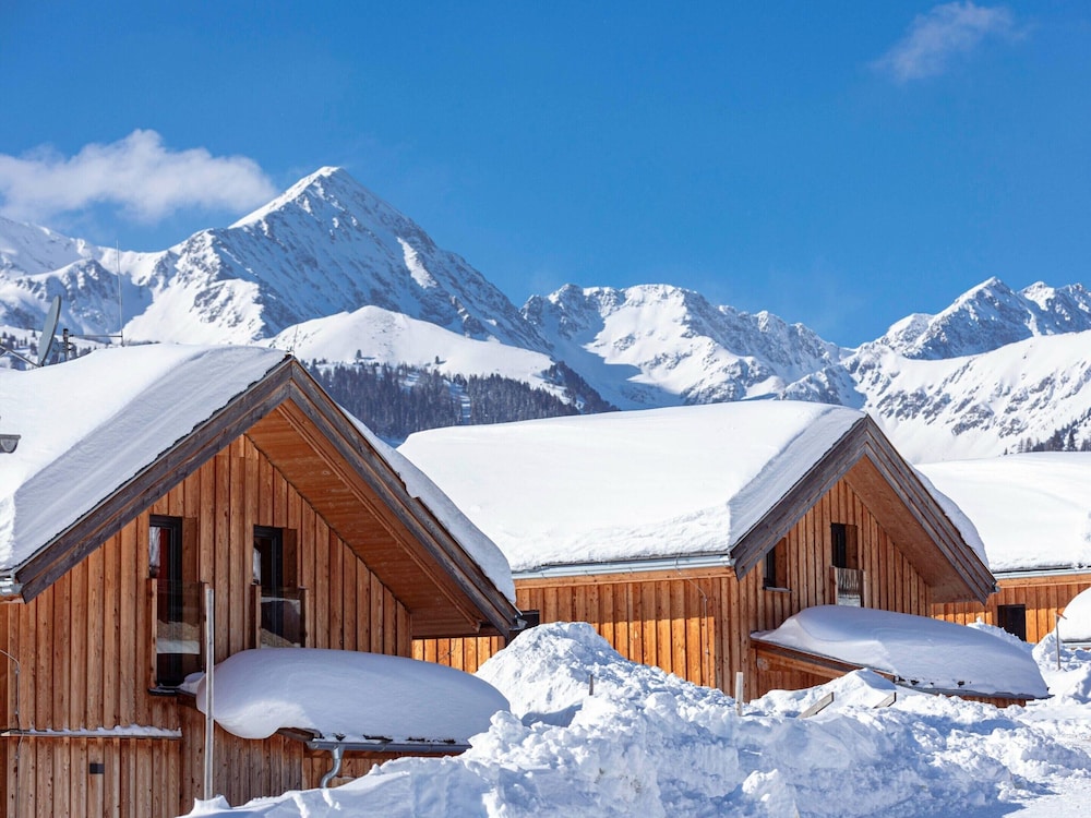 Amazing Chalet With Outdoor Whirlpool