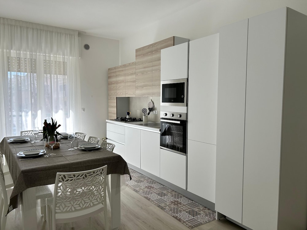 My50s in Monopoli With 4 Bedrooms and 2 Bathrooms