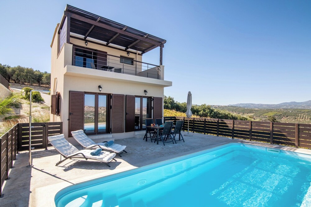 Brand new luxury Villa Dafne Heated pool