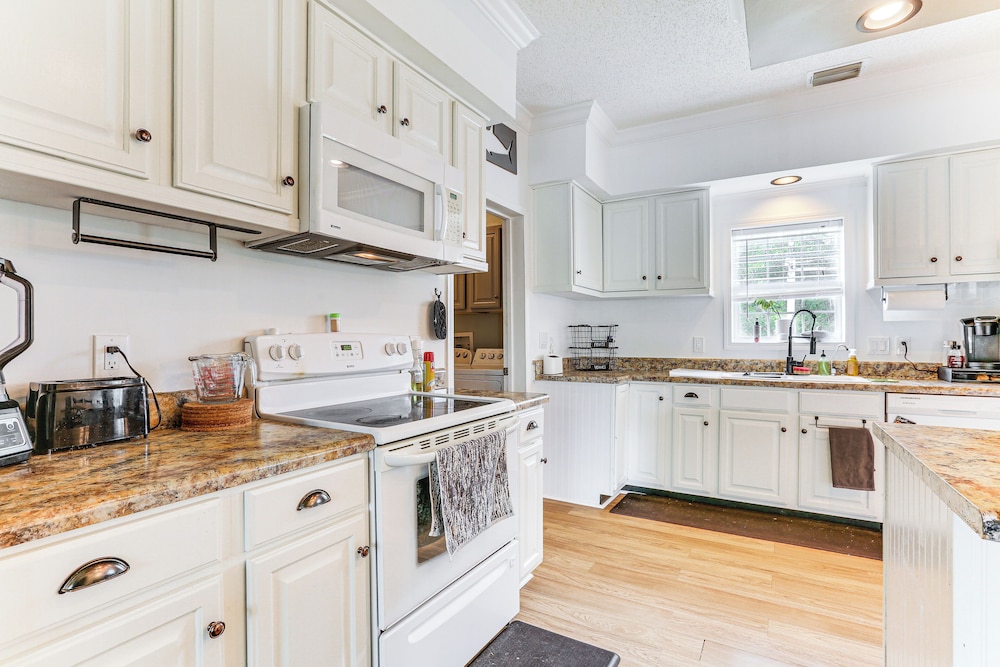 Remote-work Friendly: Lehigh Acres Family Home