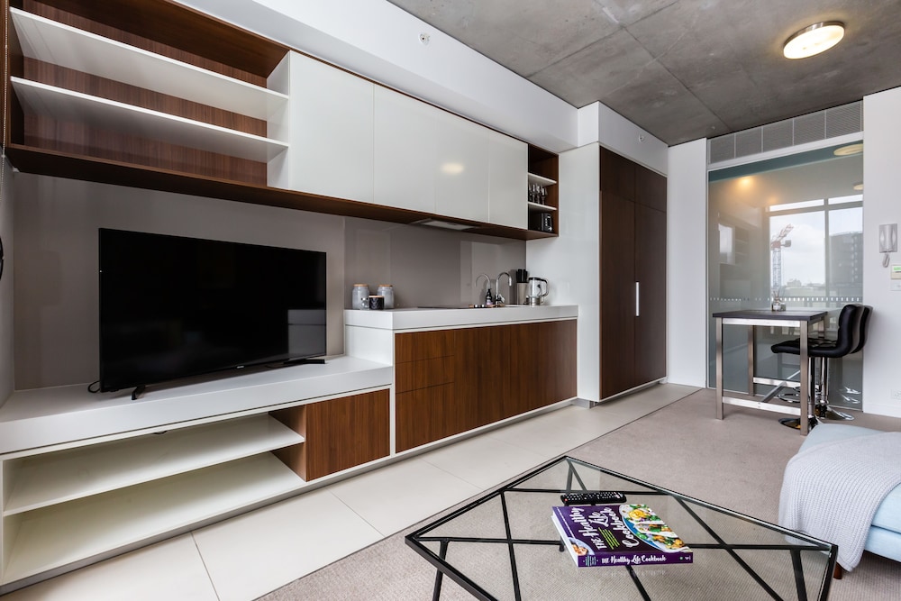 South Yarra Vacations - Sky 1 BDR South Yarra Apartment - Property Image 5
