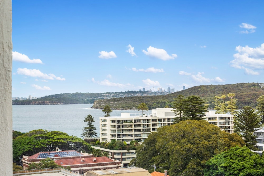 Apartment With Pool Access, a Minute to the Beach