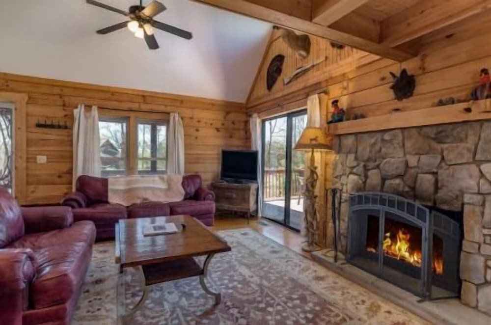 Miscellaneous Market Vacations - Horseshow Hideaway - Pet Friendly Cabin, 7 Minutes to TIEC - Property Image 5
