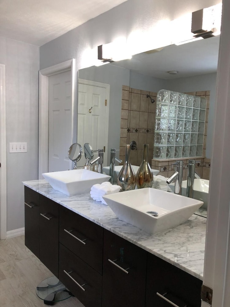 Florida Paradise Near Img Academy and Beach - Property Image 38