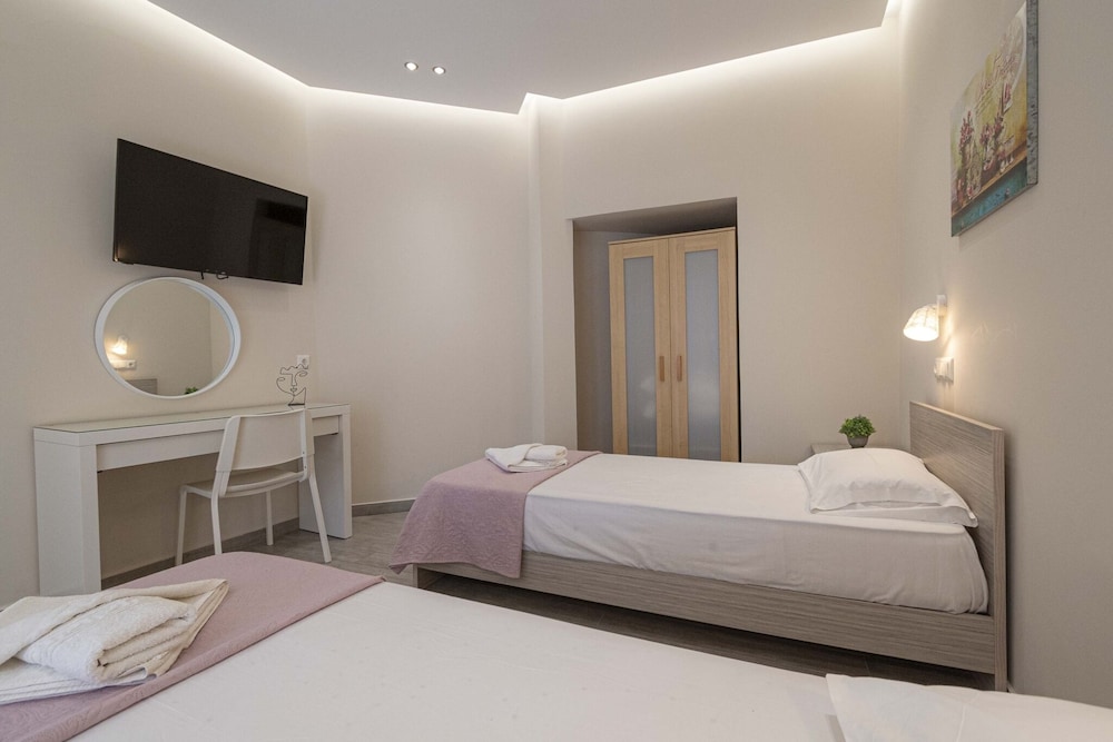 Sabbia Seafront Apartment 3 by Rentalspro