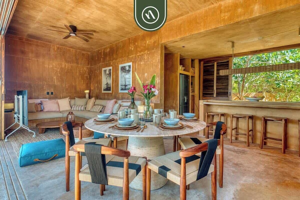 Stunning Two-bedroom Ocean View House - Mazul