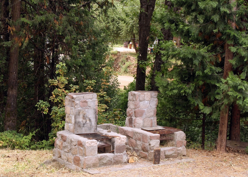 Dunsmuir Lodge