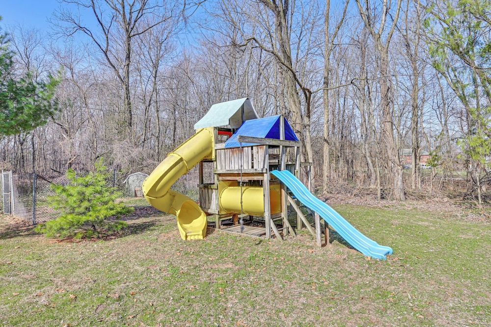 6-acre Family-friendly Getaway in Niles!