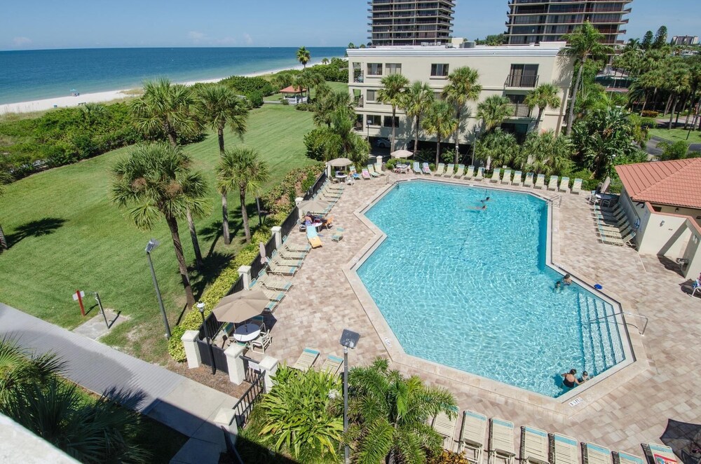 Land's End 10-302 Beach Front - Premier
