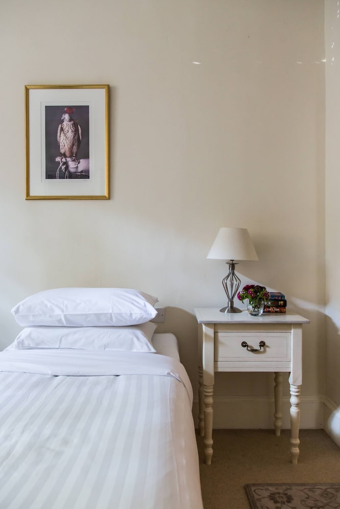 Sloane Gardens by Onefinestay