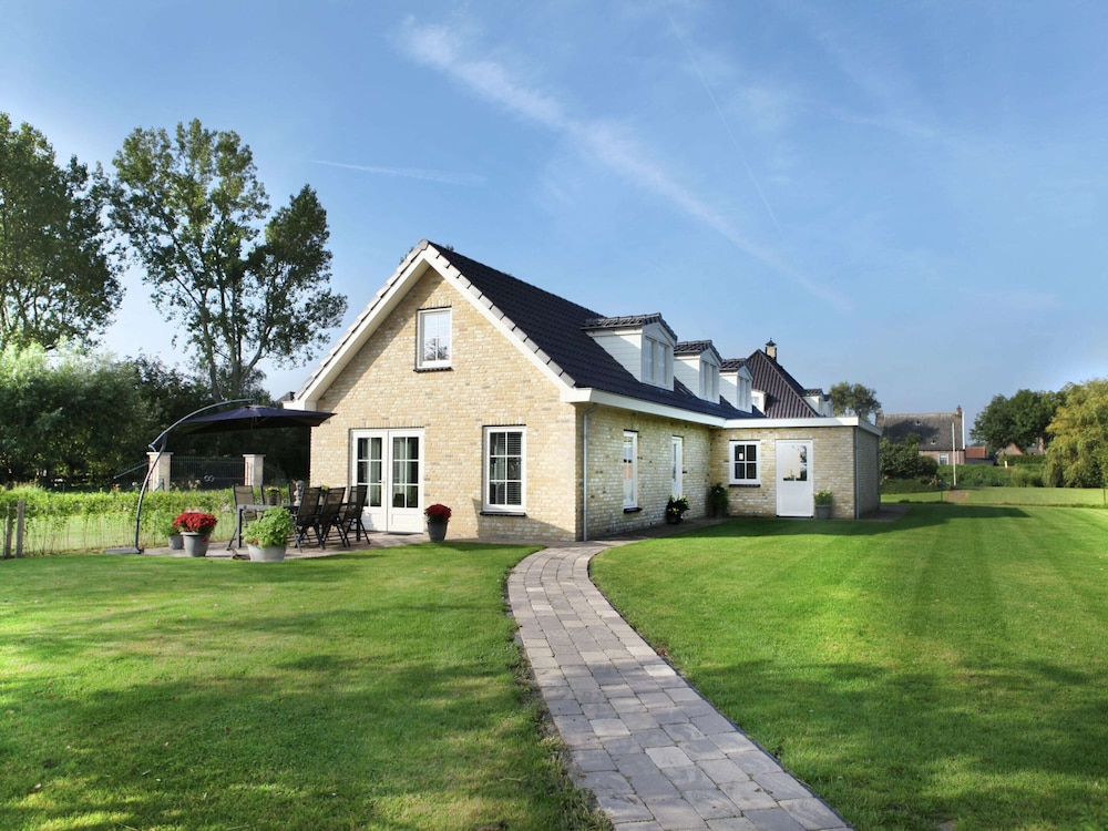 Villa in Schoorldam With Garden