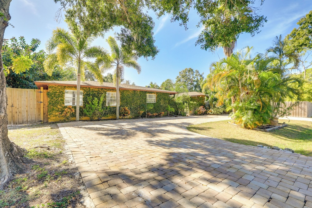 Sarasota Getaway w/ Private Pool & Backyard Oasis!