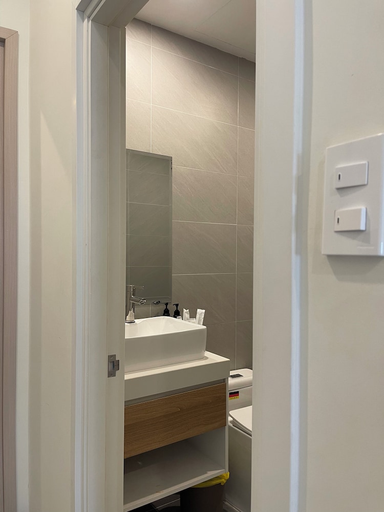Unite StayCation Le Van Sy